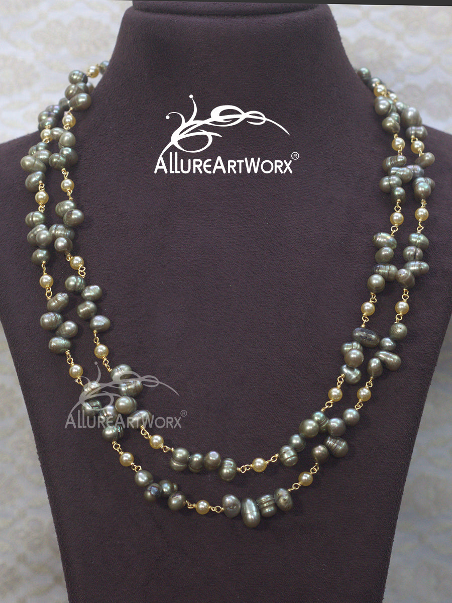 Pearl Neckpiece